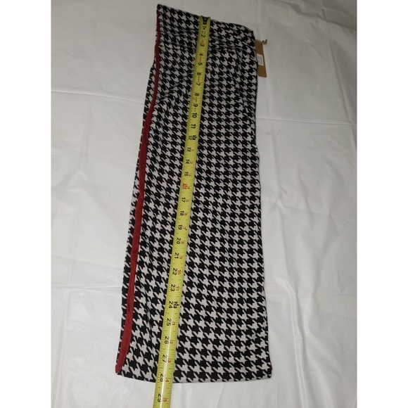 justin&taylor Infinity Scarf Houndstooth Black & White Burgandy Justin & Taylor - Picture 8 of 16